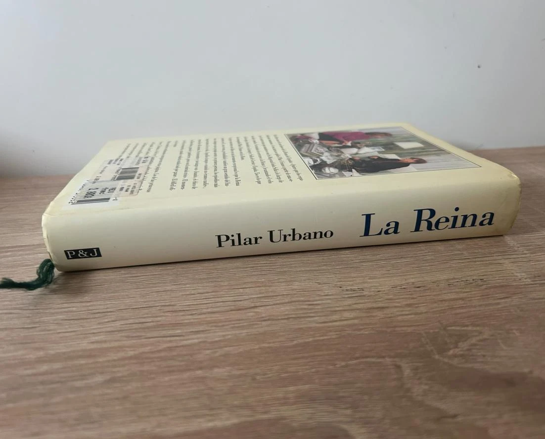 Livro A Rainha - Pilar Urbano (Célula Rigida, 1996) Plaza & Janés – photo 3